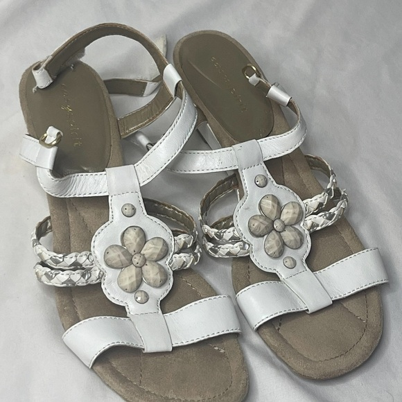 Easy Spirit White Adjustable Strap Floral Beaded Wedge Sandals Size 7 - Picture 3 of 10